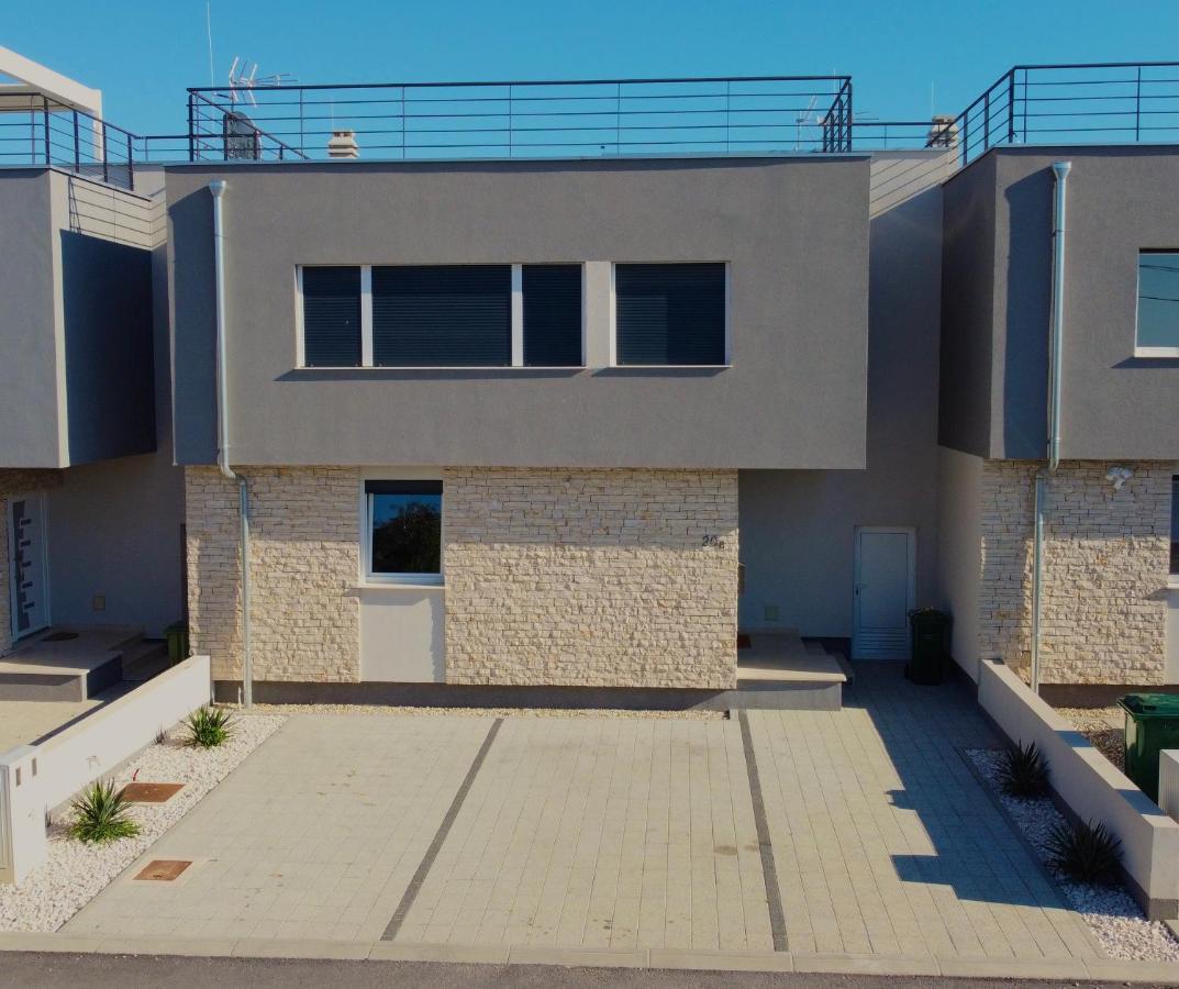 Ferienhaus Luka Zára Kültér fotó